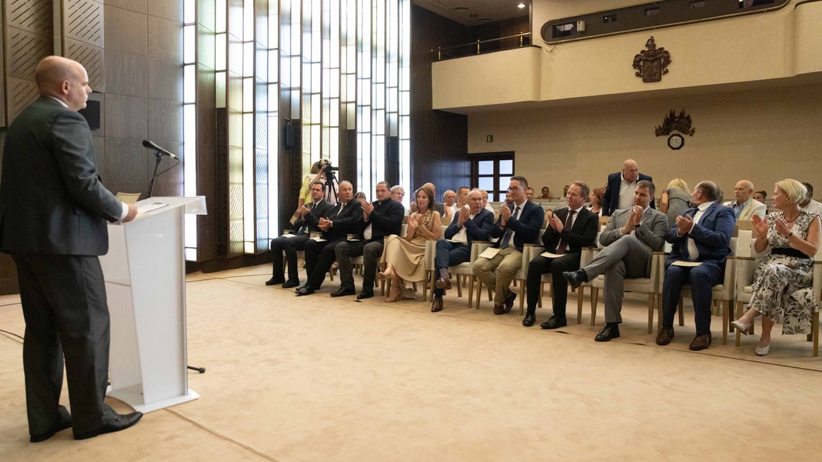 A veszprémi közgyűlés képviselői is átvették megbízólevelüket