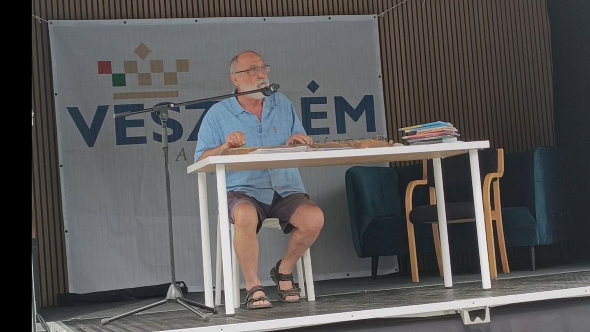 Citeraszóval nyílt meg a Veszprémi Könyvhét (videó)