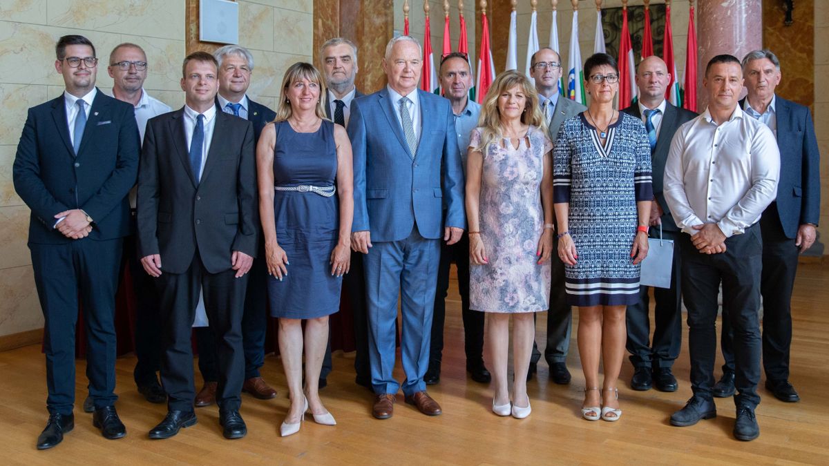 Átvették megbízólevelüket a vármegye új irányítói (képgaléria)