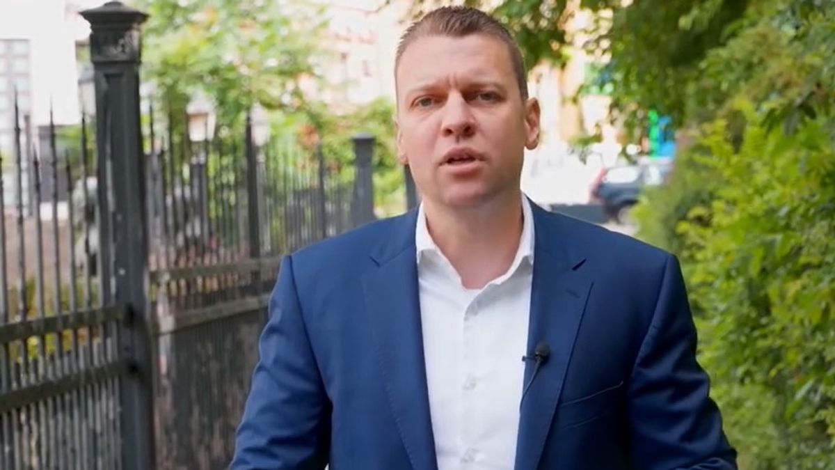 Menczer Tamás: a vasárnapi nagy támogatásnak köszönhetően tudta Orbán Viktor megvédeni Magyarország békéjét (videó)