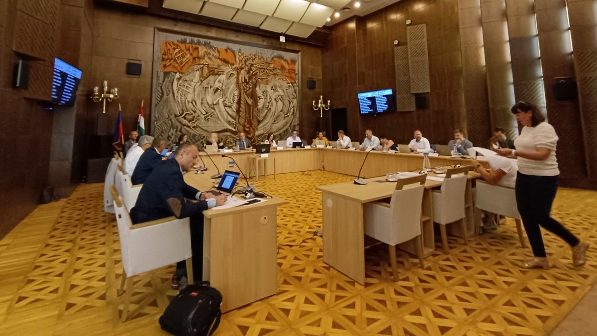 A régi uszoda új funkciókat kap Veszprémben