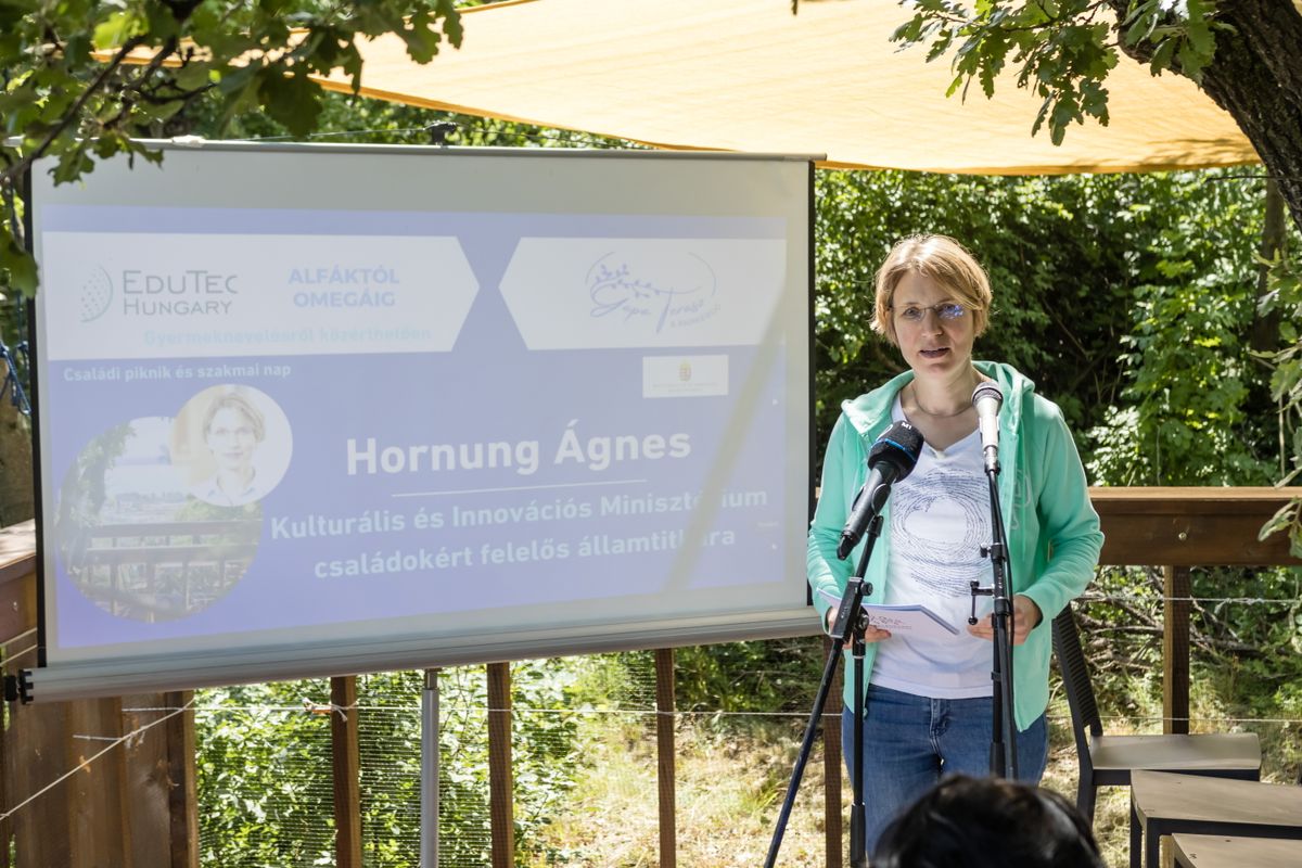 HORNUNG Ágnes