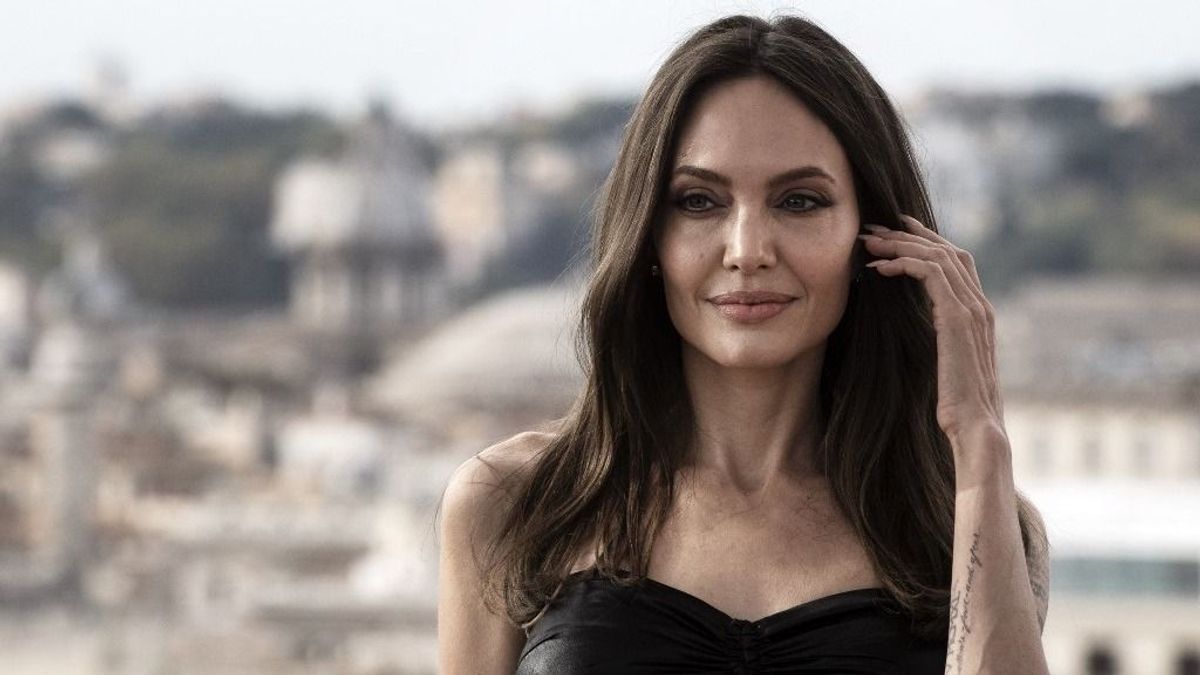 Kitálalt egy testőr: Angelina Jolie nem olyan anya, mint mutatja
