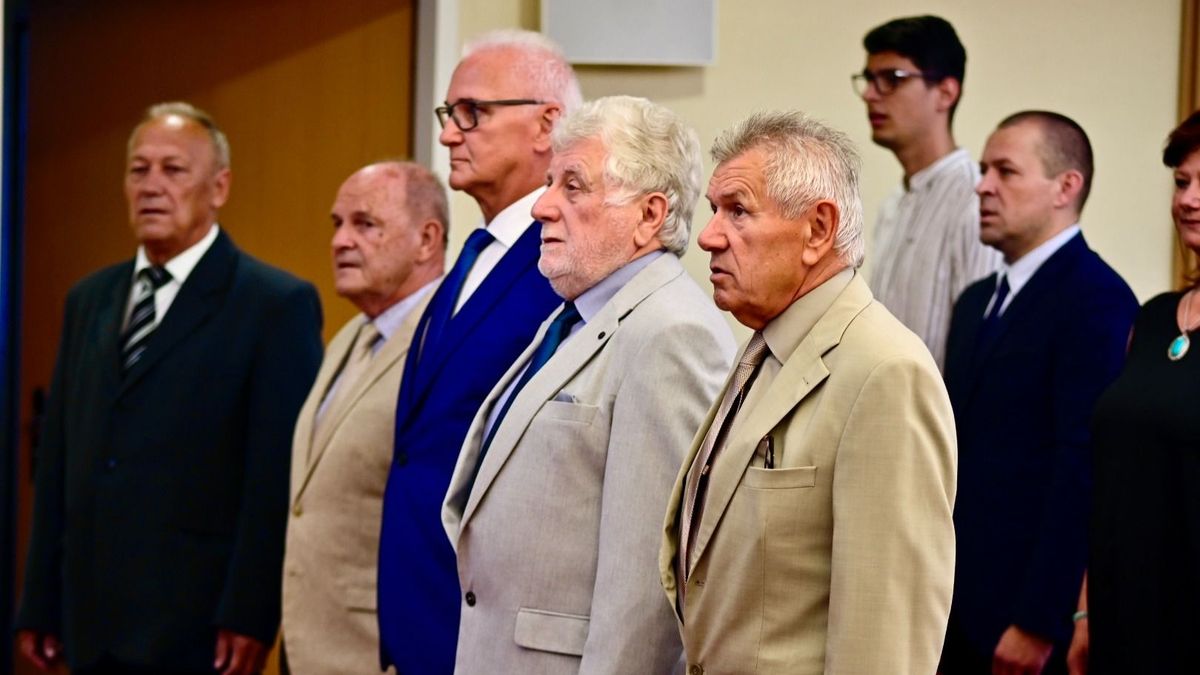 Átvették a megbízólevelüket