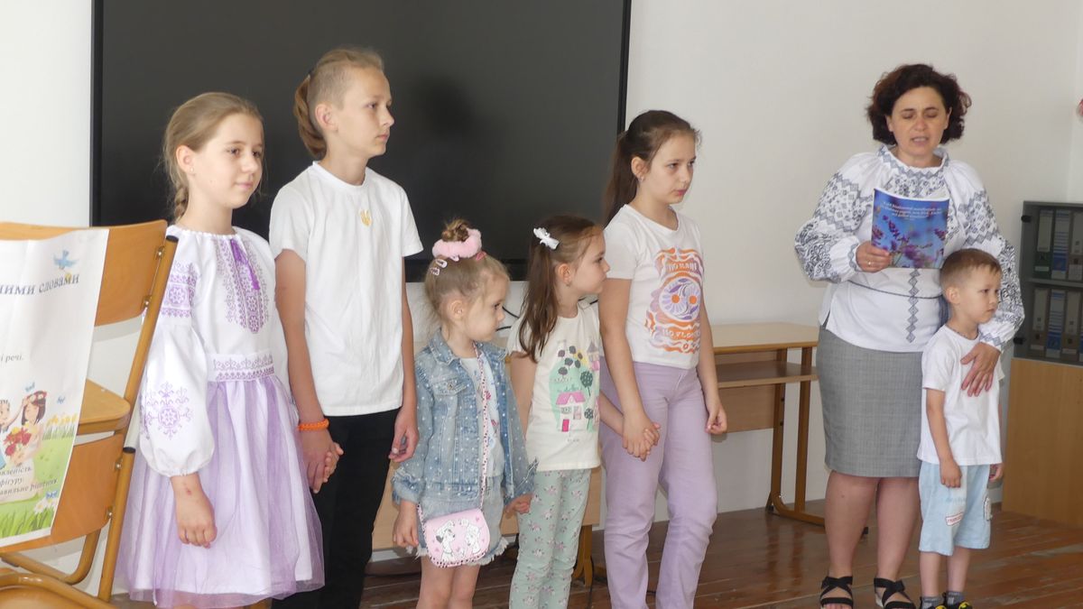 Édesanyákat, gyerekeket köszöntöttek