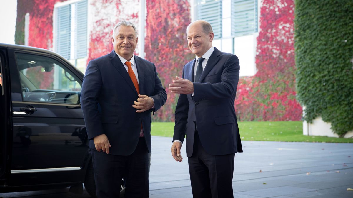 Orbán Viktor a német–magyar meccsen találkozhat Olaf Scholz-cal