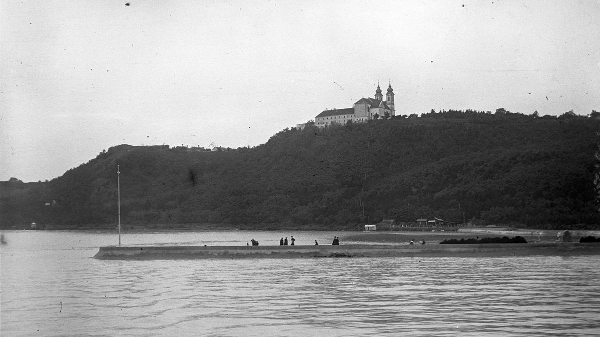 Habsburg előkelőségek a Balatonnál