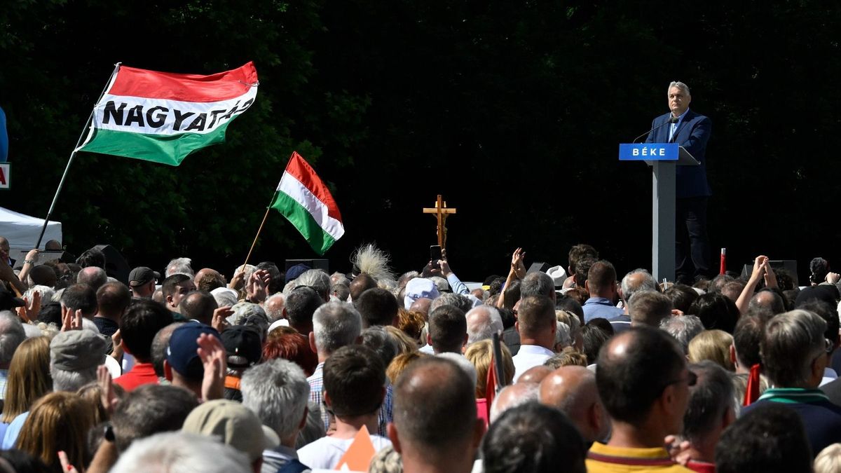 Törölte a Facebook Orbán Viktor beszédét a Híradó közösségi oldaláról