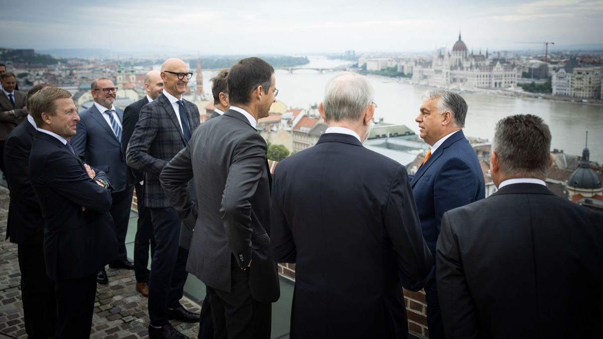 Orbán Viktor a legnagyobb európai iparvállalatok vezetőivel tárgyalt