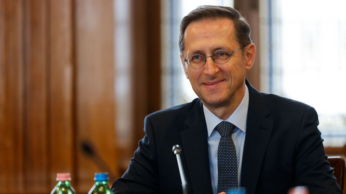 Varga Mihály: erős iparpolitika, csökkenő adók, javuló exportkilátások és egyensúly az államháztartásban