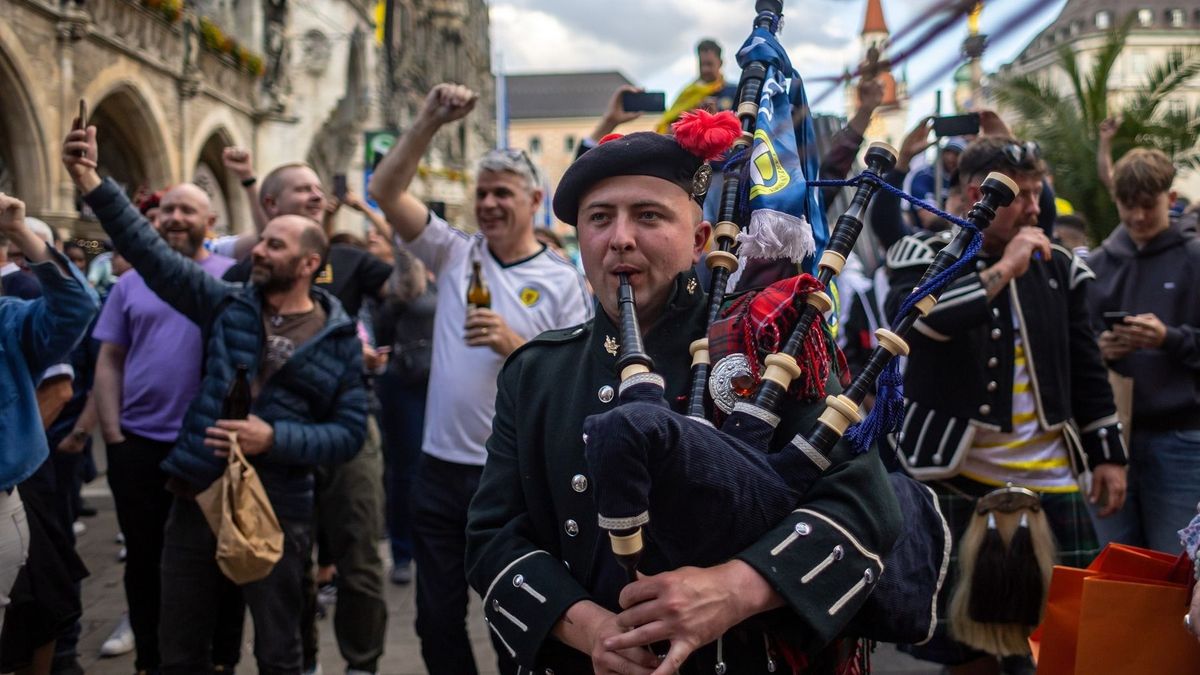A skót szurkolók Szoboszlait jónak tartják, a spanyol szakíró szerint válogatottunk továbbjut (videó)