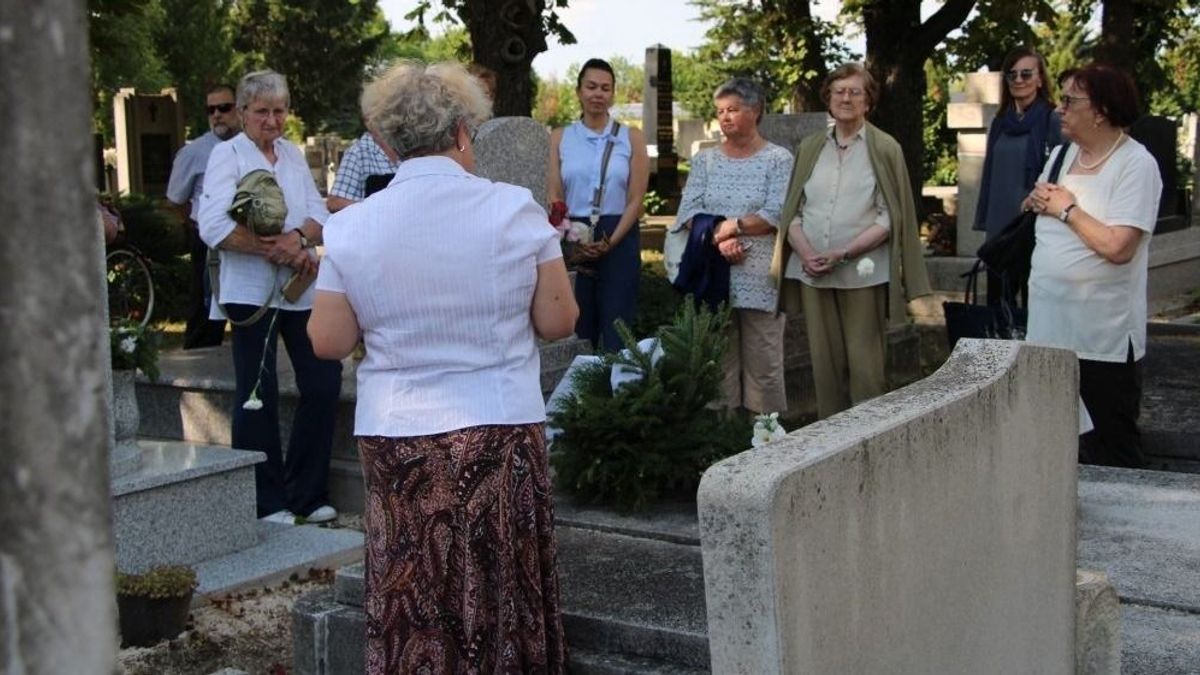 Főhajtás Huszár János emléke előtt