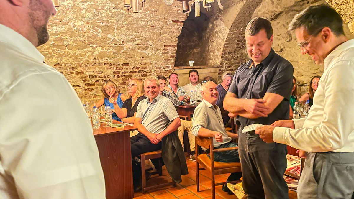 Ünnepi borklub – átadták a stafétabotot az új rektornak