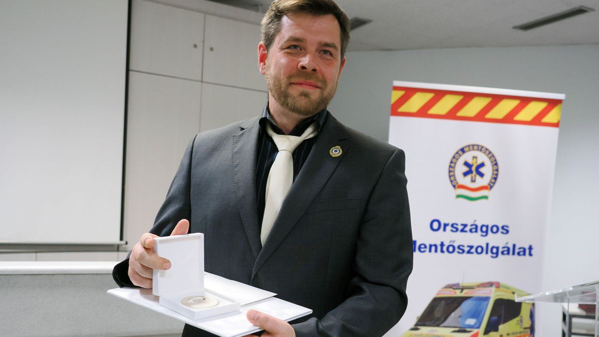 Díjazták a legkiemelkedőbb mentődolgozót (képgaléria)