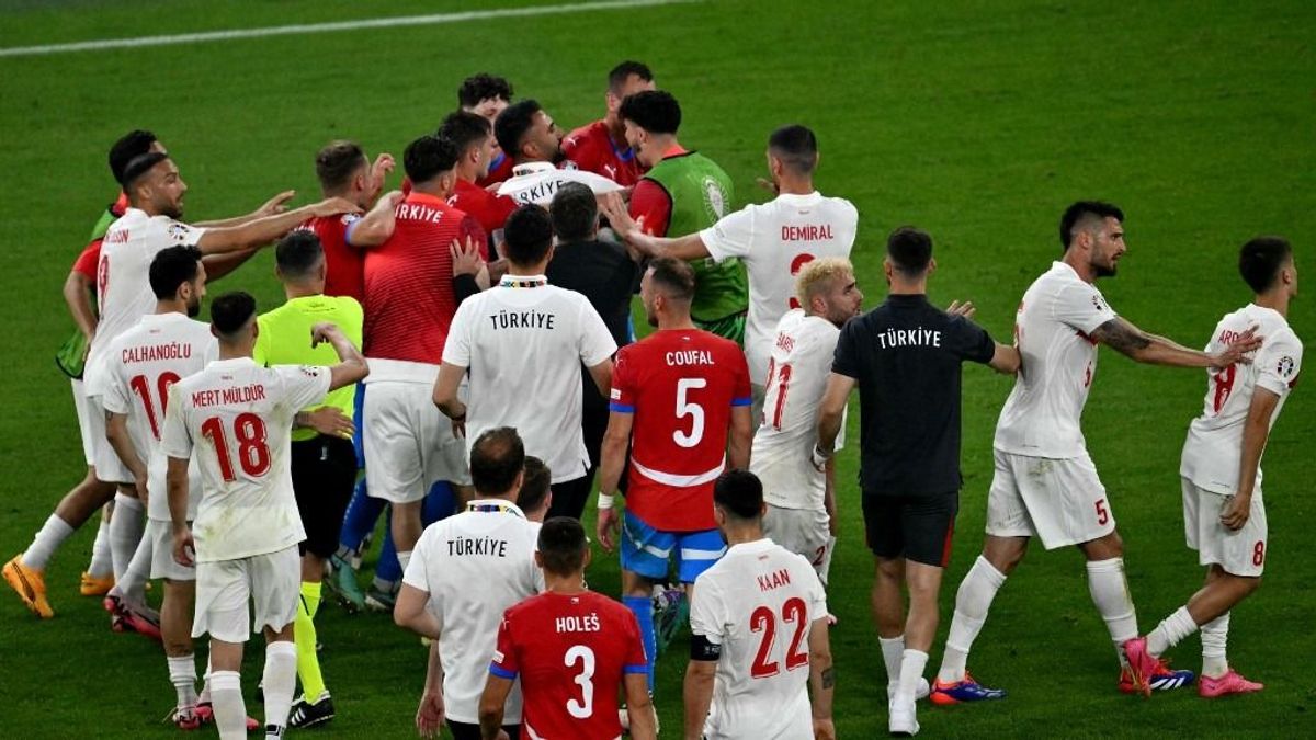 Török provokáció állt az erdélyi játékvezető második piros lapjának háttérben (videó)