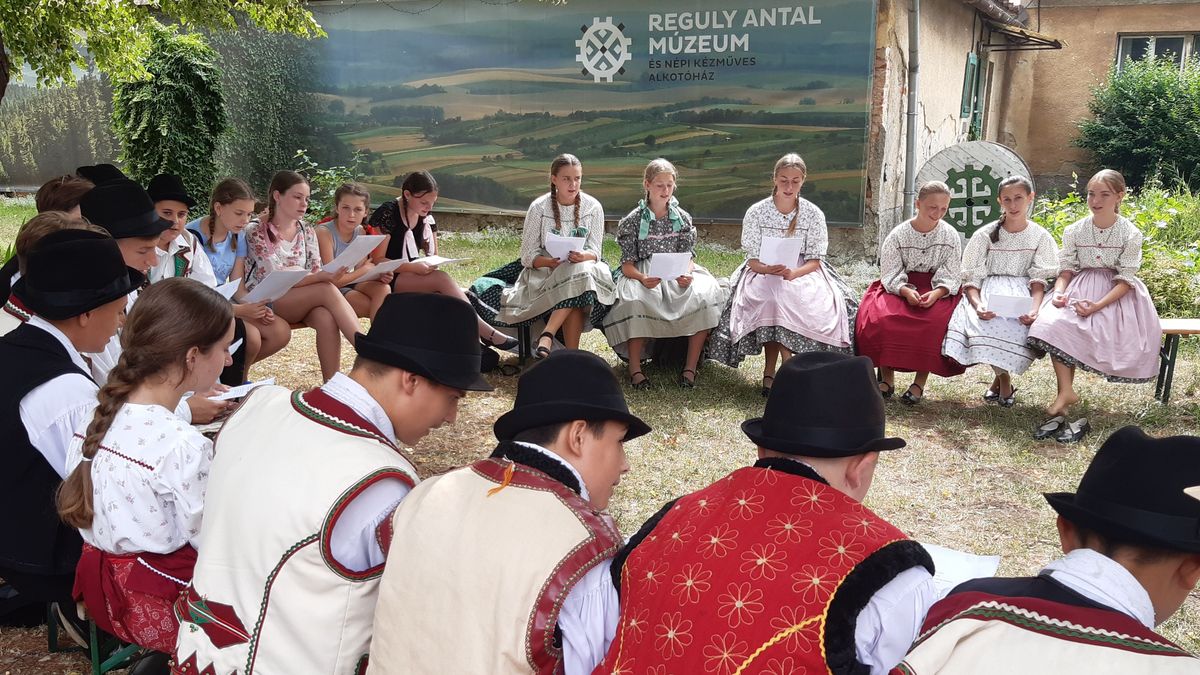 Zirci Folk az első júliusi hétvégén retró utcabállal, sváb folkkocsmával, aratási felvonulással – Mutatjuk a részletes programot