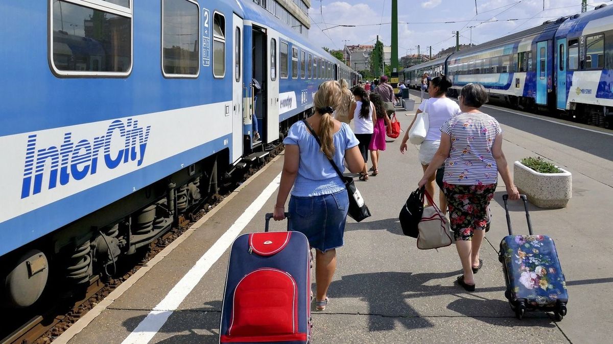 Vigyázat átverés! Nincs nagyon olcsó korlátlan utazásra jogosító MÁV-kártya