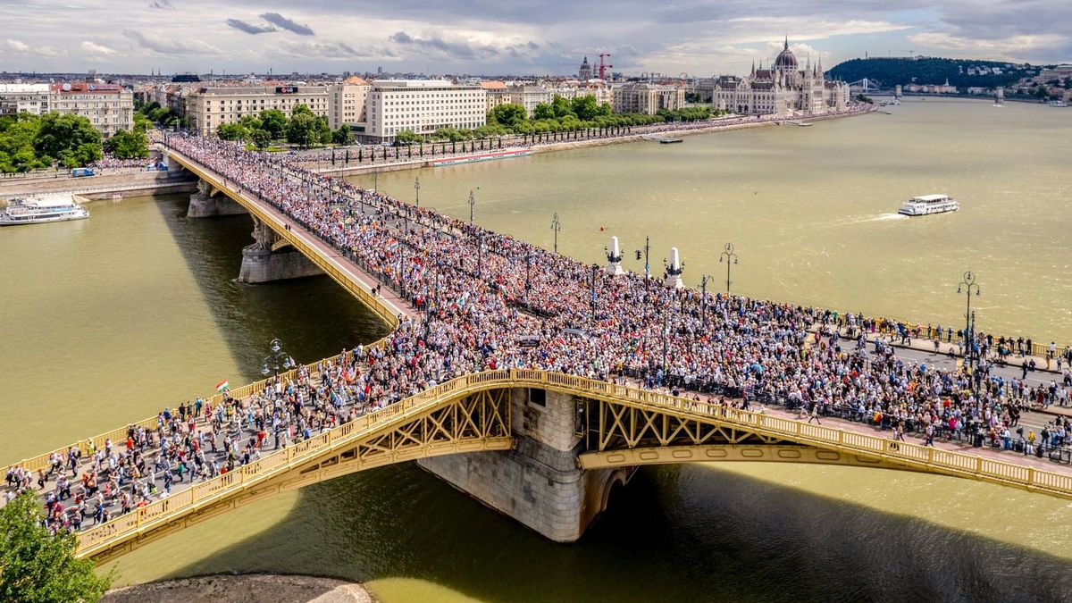 Fidesz: jövő héten több millió ajtón kopogtatunk, és több millió magyarral beszélünk