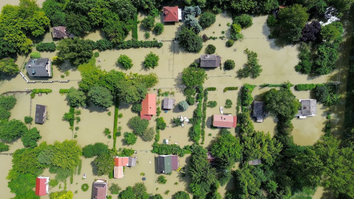 Folytatódik a védekezés a Rábán és a Dunán