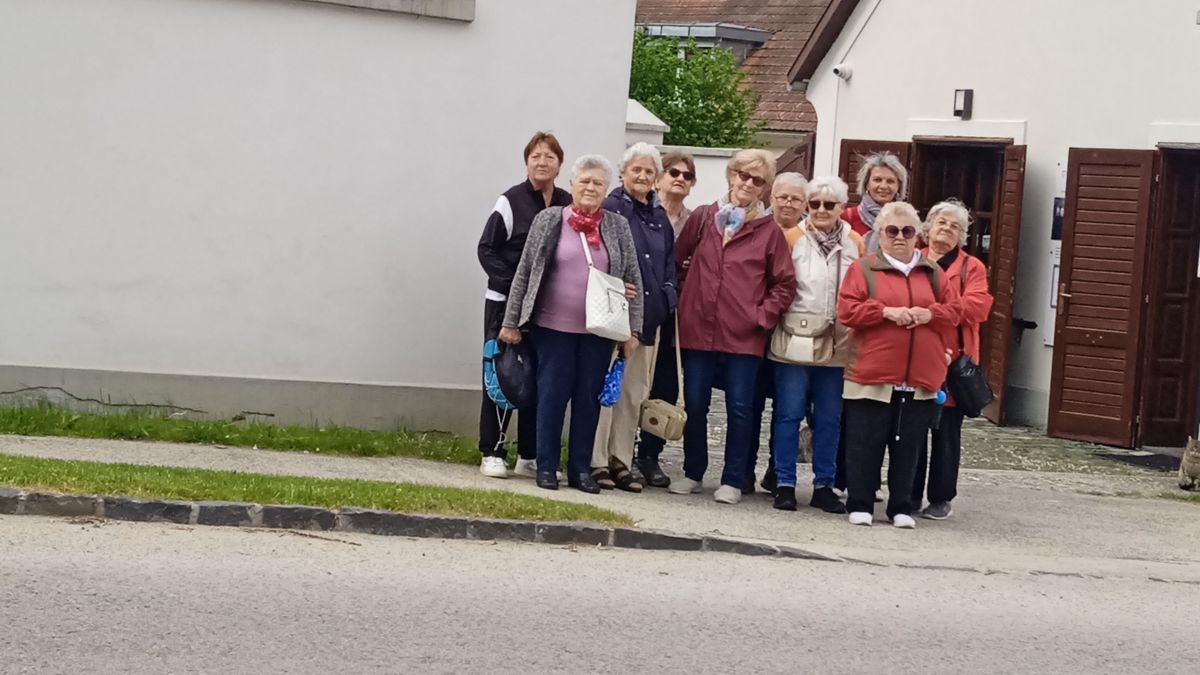Jókedv, mentális feltöltődés jellemzi a Bölcsek Kávéháza programjait