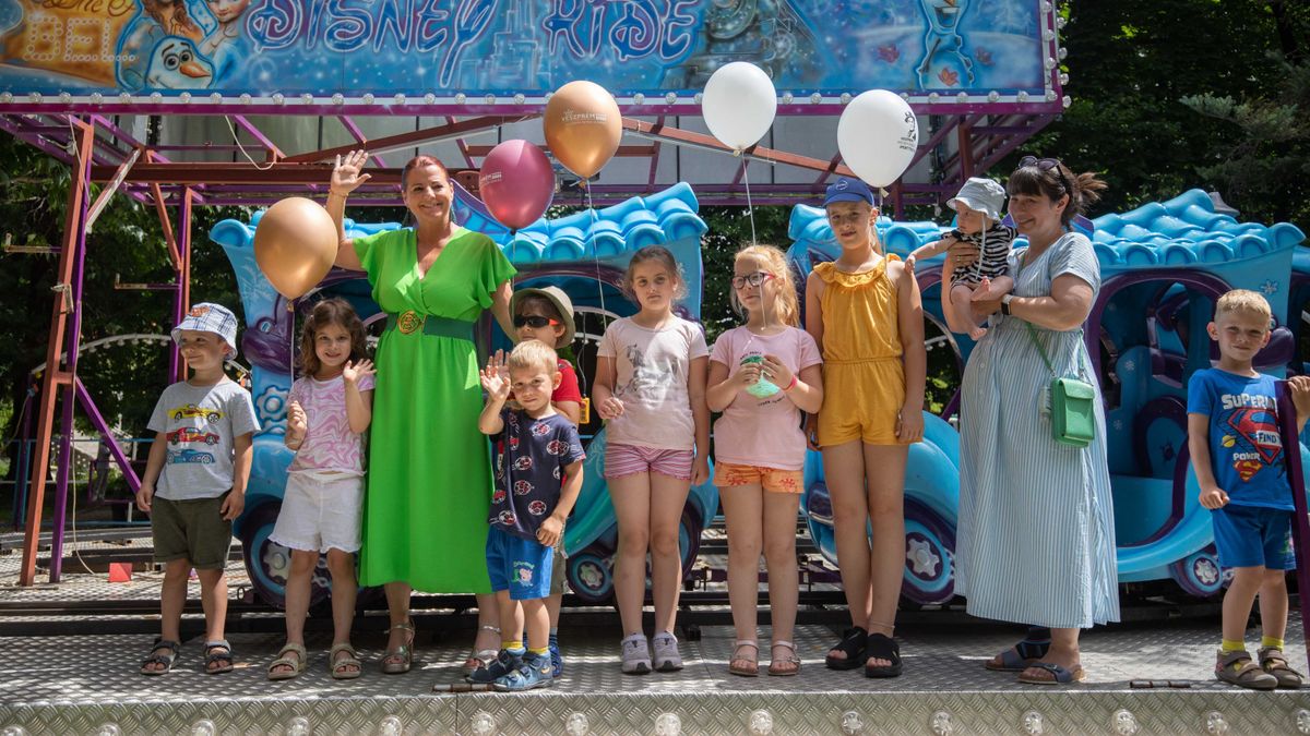 Varázslatos vidámpark a színházkertben (videó, galéria)