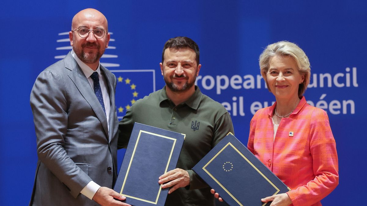 Az EU biztonsági kötelezettségvállalási megállapodást írt alá Ukrajnával