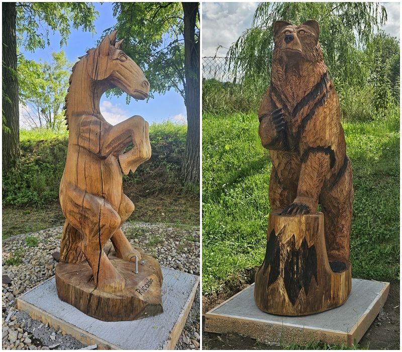 Két kétméteres szobor, fából kifaragva – Ricardó, a Nemzeti Vágta győztese és a medve, amely jelképezi, hogy összetartozunk a határon túli magyarokkal 