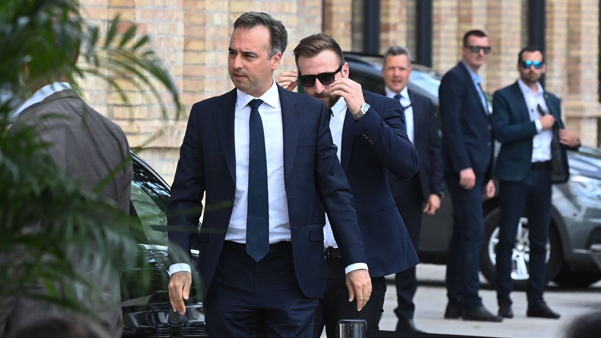 Pressman ismét támadásba lendült: most a békéért küzdő Orbán Viktort kritizálta