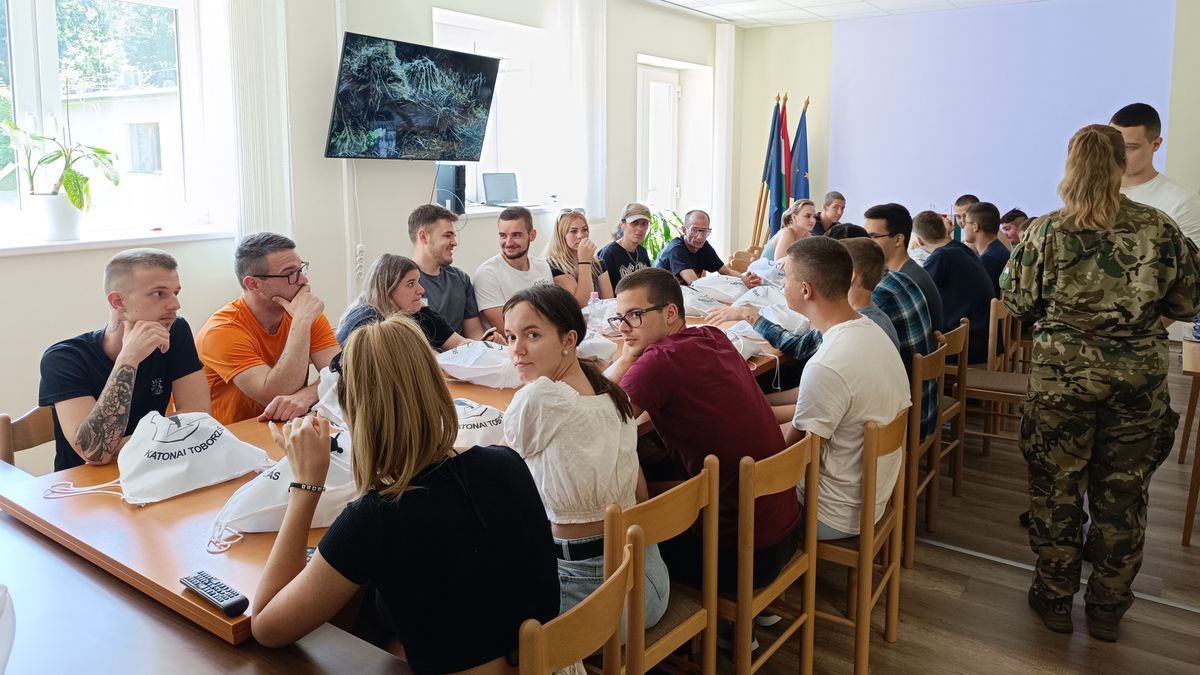 Területvédelmi tartalékosok írták alá szerződésüket Veszprémben