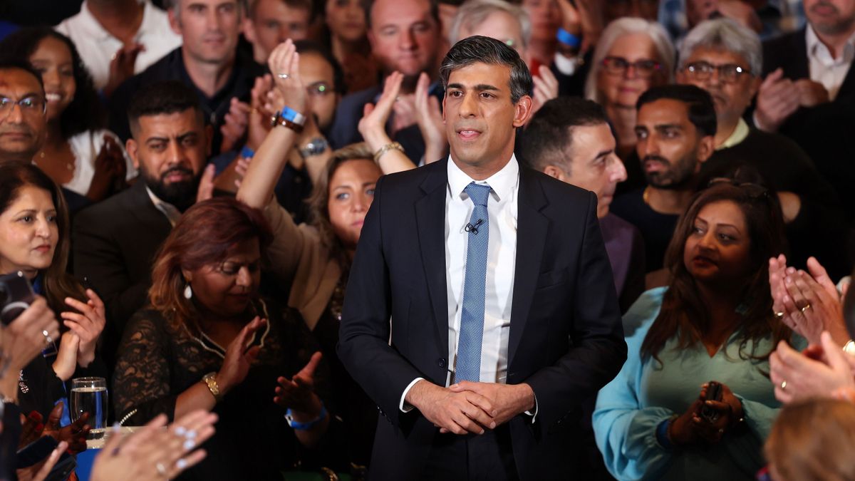Rishi Sunak konzervatív párti kormányfő elismerte a Munkáspárt győzelmét