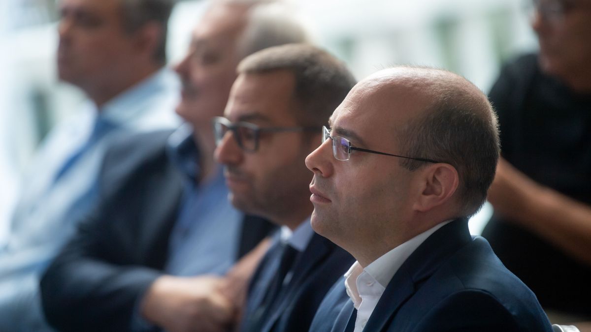 Mráz Ágoston Sámuel: Orbán Viktor a világban bekövetkező rendszerváltás kapcsán követendő magyar nemzeti stratégia legfontosabb elemeit ismertette