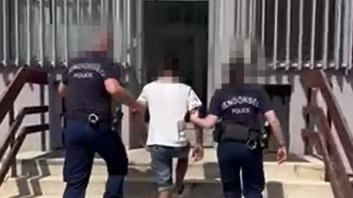 Jegy helyett késsel akart a buszra szállni