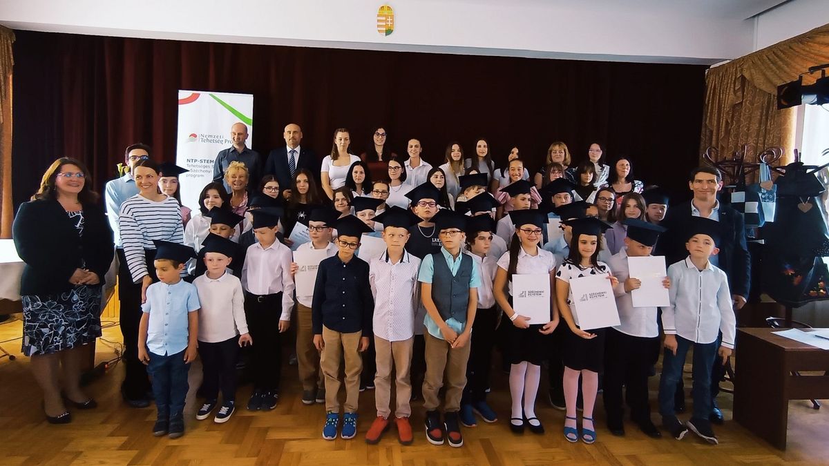 STEM-lányokért indított programot a Széchenyi Egyetem