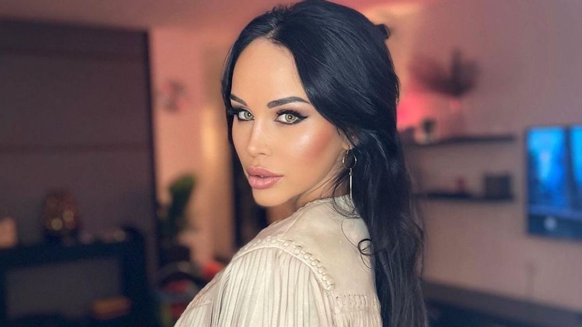 Ki tud itt a tájra figyelni? Sáfrány Emese kitette mindazt, amit csak bikiniből ki lehet