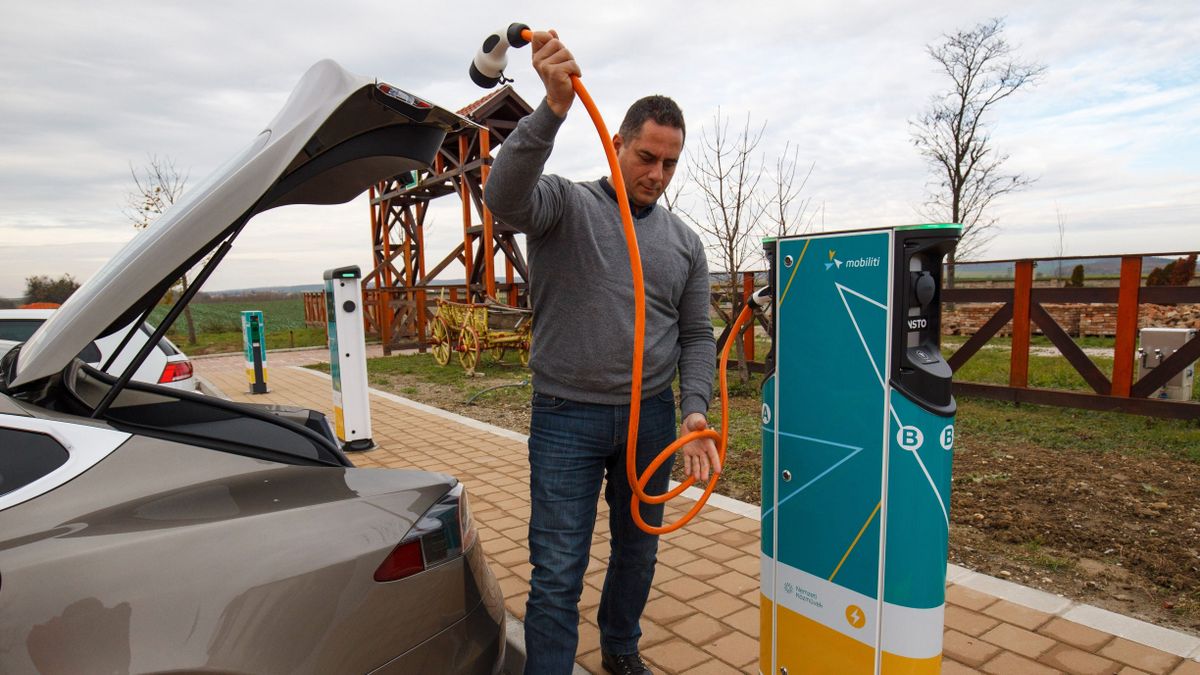 Tovább bővül a vidéki elektromos töltőhálózat