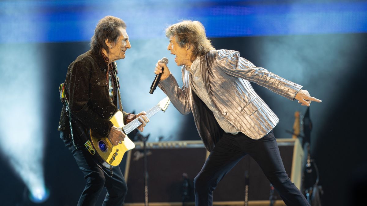 Tiszta apja! Így táncol Mick Jagger hétéves kisfia (videó)