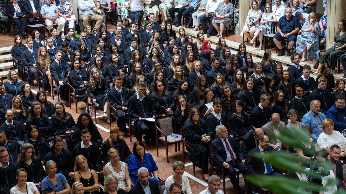 Támogatásra pályázhatnak a sikeres diplomáért