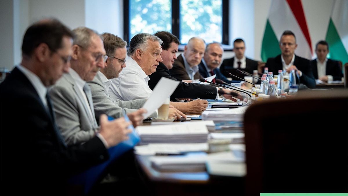Vasárnap is ülésezik a kormány