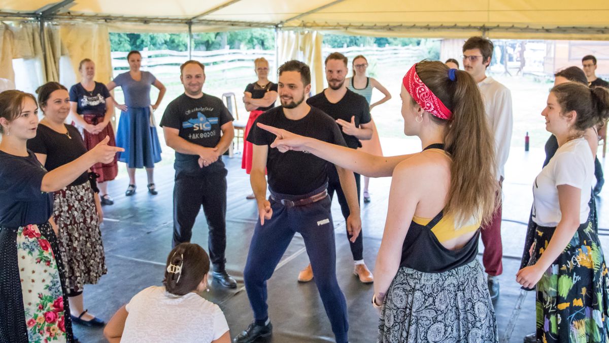 Minden magyarok tánctáborát tarották Kiscsőszön