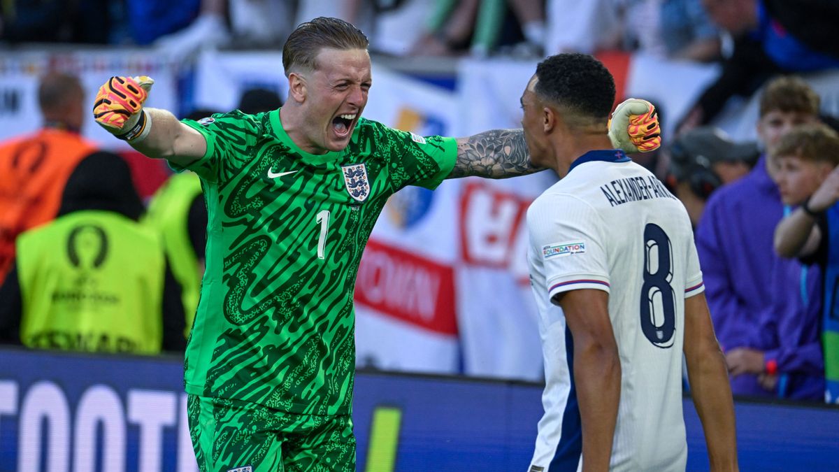 Pickford a kulacsáról leste le, hová lőnek majd a svájciak