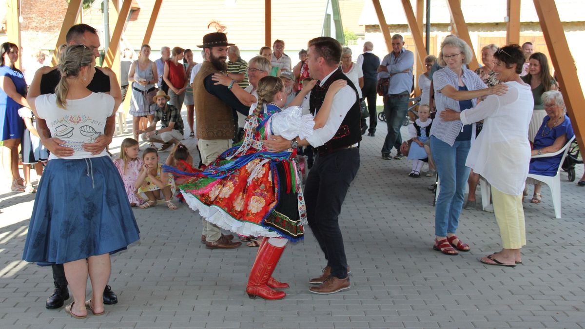 Akkor elevenednek meg a hagyományaink, ha megéljük azokat