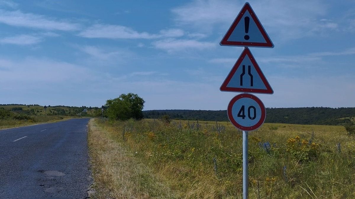 Megint egy bakonyi utat szórtak meg sebességkorlátozó táblákkal, és ez is jó hír