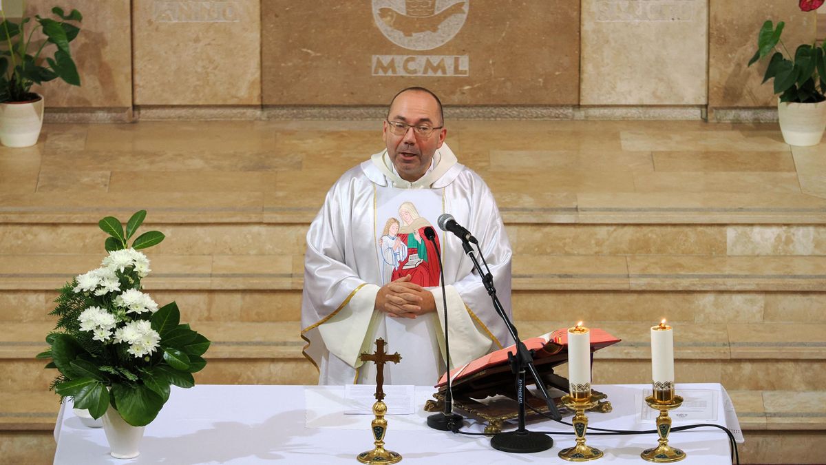 Szent Anna búcsúja a pápai templomban
