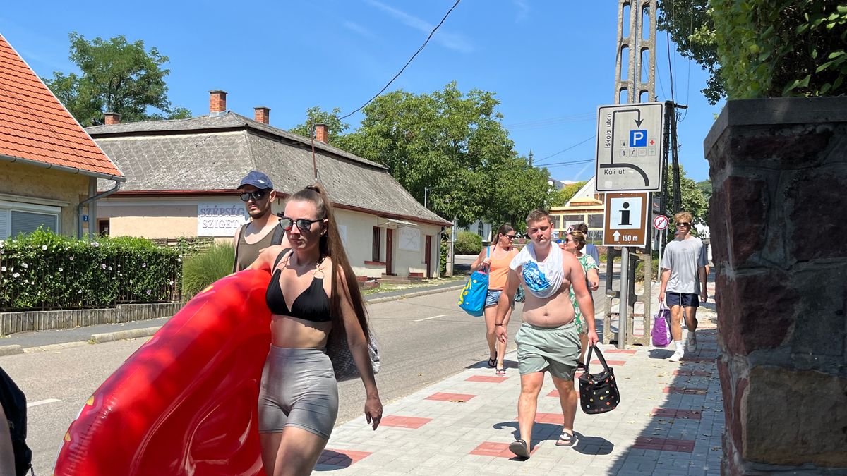 Korszerűbb lett a járda