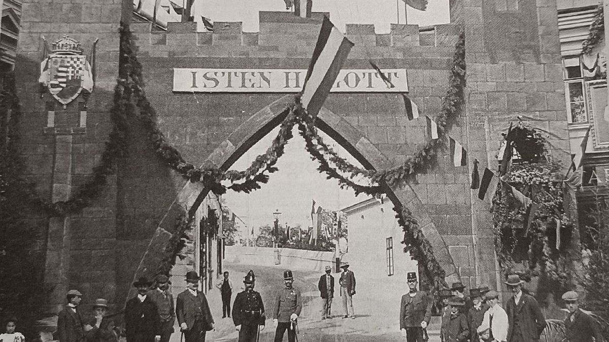 A veszprémi várfeljáró 1908-ban és 116 évvel később