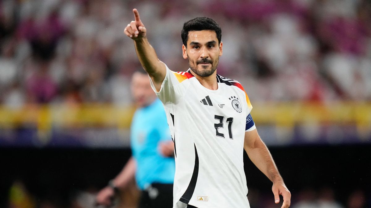 A spanyol armada megpróbálja bevenni a német erődöt