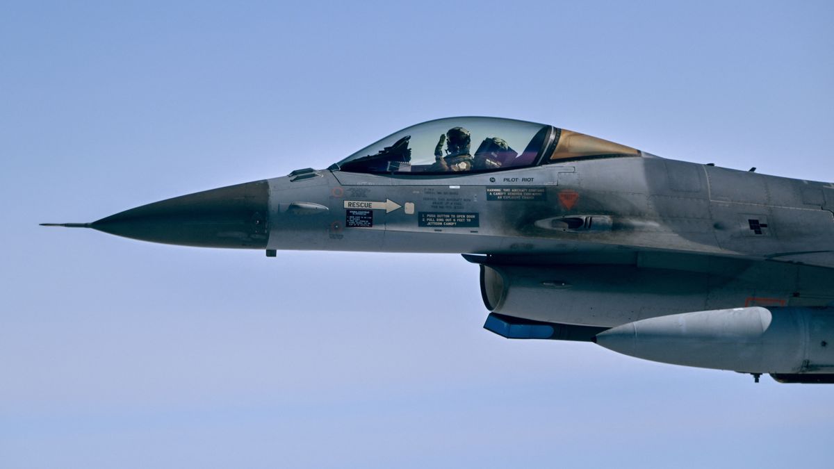 Oroszország az F-16-osokat és a felszállásukat biztosító repülőtereket is legitim célpontnak tekinti – frissül