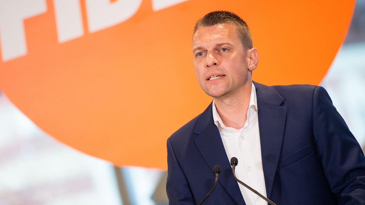 Menczer Tamás: Orbán Viktor javaslata logikus és mindenki számára megfontolandó