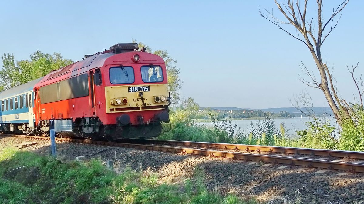 Már a vakáció előtt irány a Balaton, vonattal!