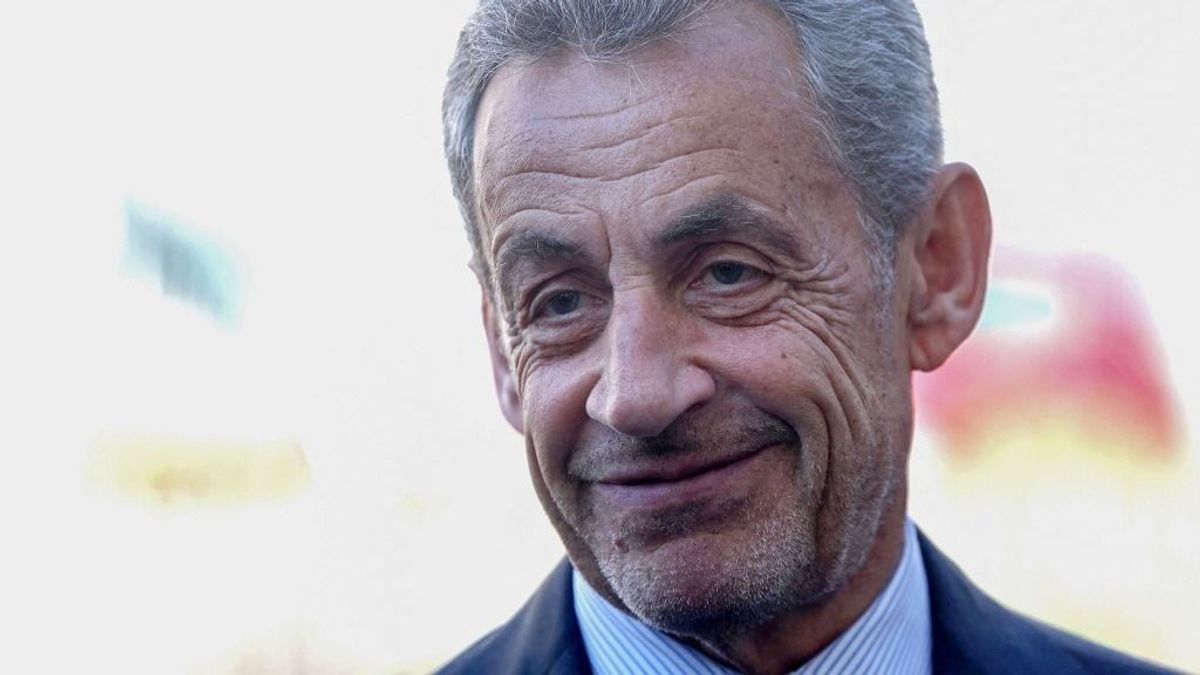 Nicolas Sarkozy: Orbán Viktor helyesen cselekszik